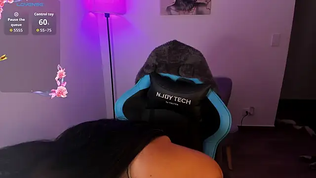 Miss Nicole online show from April 2026 01:19:01 AM