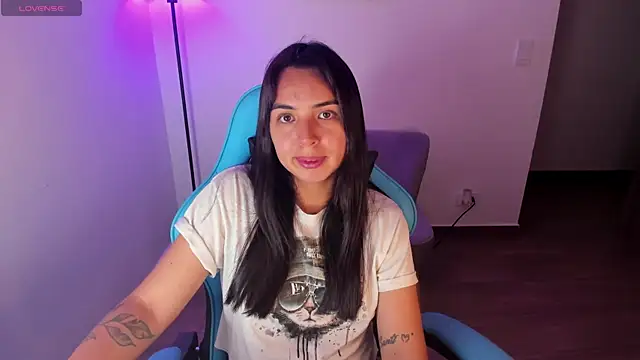 Snapshot of Miss_Nicole chatting on May 2026 01:58:02 AM Miss Nicole online show from May 2026 01:58:02 AM