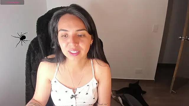 Miss Nicole online show from October 2025 01:17:01 AM