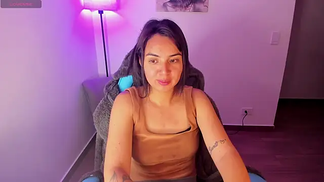 Snapshot of Miss_Nicole chatting on June 2026 01:54:02 AM Miss Nicole online show from June 2026 01:54:02 AM