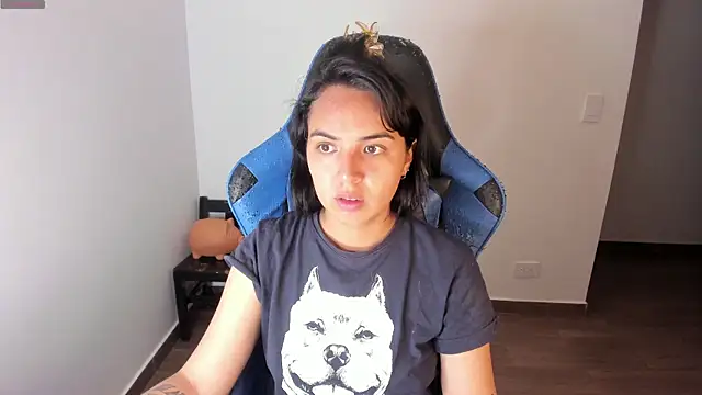 Miss Nicole online show from October 2025 01:37:02 AM