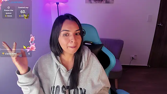 Snapshot of Miss_Nicole chatting on April 2026 08:57:02 PM Miss Nicole online show from April 2026 08:57:02 PM