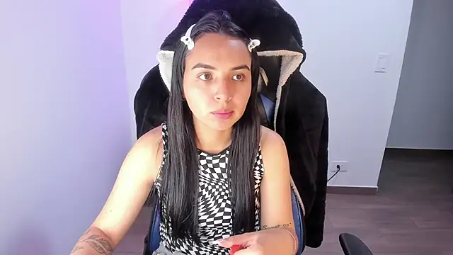 Miss Nicole online show from November 2025 01:31:02 AM