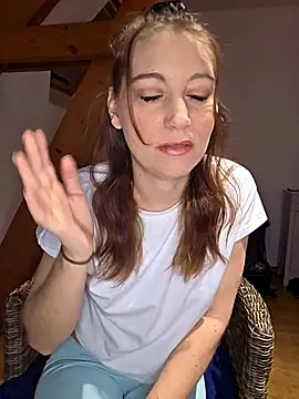 Snapshot of XLisaxx chatting on February 2026 06:04:01 AM XLisaxx online show from February 2026 06:04:01 AM