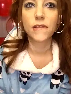 Snapshot of XLisaxx chatting on February 2026 10:15:02 AM XLisaxx online show from February 2026 10:15:02 AM