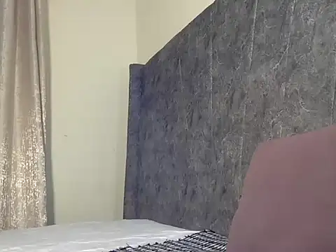 HarlotyQueen online show from December 2025 04:39:02 AM