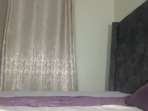 HarlotyQueen online show from November 2025 03:54:01 AM