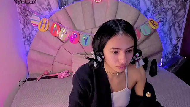  emma miller  online show from April 2026 11:06:02 AM