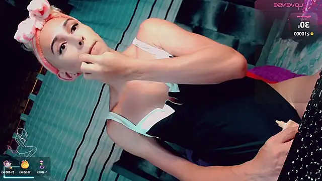 Snapshot of CharlotteBigCock chatting on March 2025 02:35:02 PM CharlotteBigCock online show from March 2025 02:35:02 PM