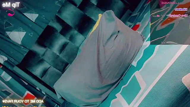 Snapshot of CharlotteBigCock chatting on February 2026 02:30:02 PM CharlotteBigCock online show from February 2026 02:30:02 PM