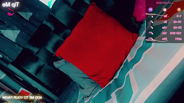 Snapshot of CharlotteBigCock chatting on February 2026 02:17:02 PM CharlotteBigCock online show from February 2026 02:17:02 PM