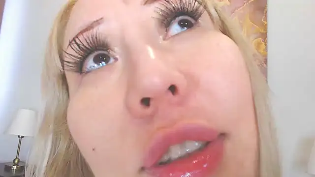 Snapshot of Yulianna_Smith chatting on December 2024 07:26:02 AM Yulianna Smith online show from December 2024 07:26:02 AM