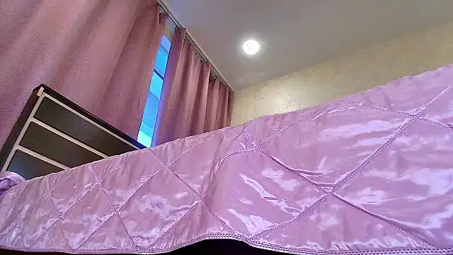 Yulianna Smith online show from June 2026 09:42:01 PM