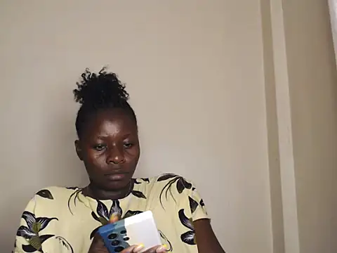 queenofqueens96 online show from May 2026 07:35:01 AM