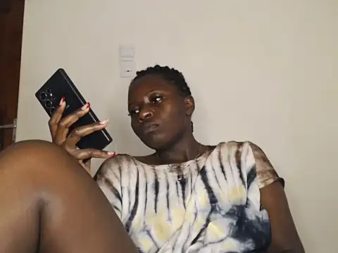 queenofqueens96 online show from March 2026 04:37:01 AM