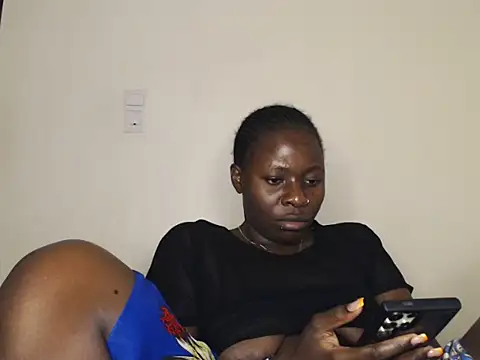 queenofqueens96 online show from February 2026 07:54:02 AM