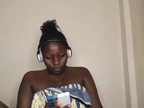 queenofqueens96 online show from April 2026 08:10:01 PM