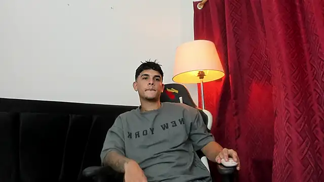 Snapshot of Evan_stoner chatting on September 2025 04:08:01 AM Evan stoner online show from September 2025 04:08:01 AM