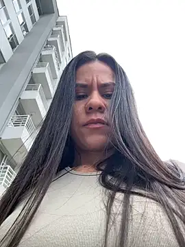 Reggie-Liam online show from November 2025 06:33:01 PM