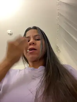 Reggie-Liam online show from April 2026 12:13:02 AM