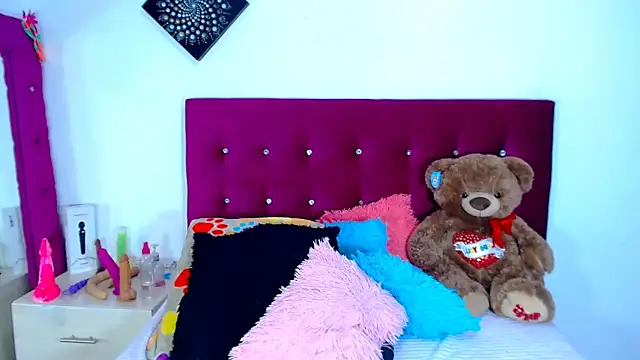 Jenng18 online show from October 2025 09:16:02 PM