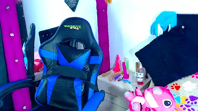 Jenng18 online show from April 2026 05:19:01 AM