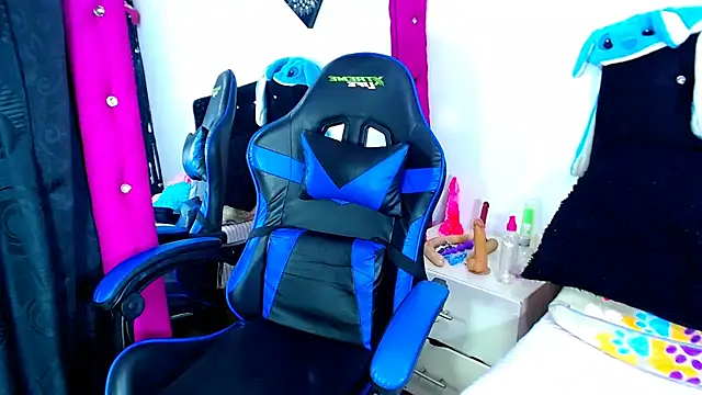 Jenng18 online show from February 2026 05:18:01 AM