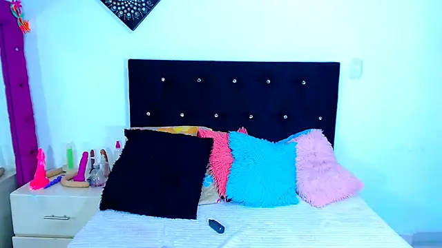 Jenng18 online show from November 2025 09:24:01 PM