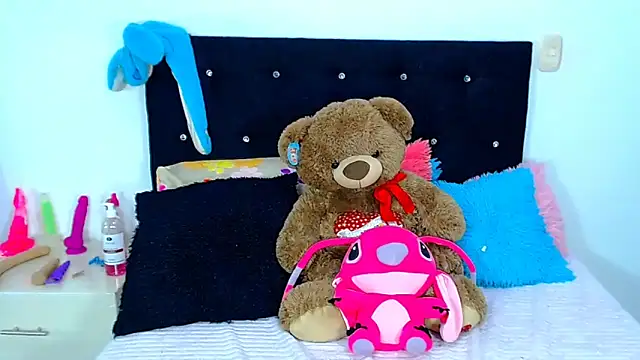 Jenng18 online show from June 2026 06:52:02 AM