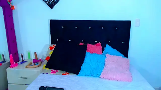 Jenng18 online show from November 2025 06:07:01 AM