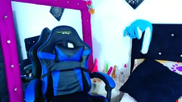 Jenng18 online show from April 2026 05:03:01 AM