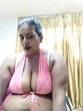 Snapshot of NWC4LYF chatting on May 2026 10:32:01 AM NWC4LYF online show from May 2026 10:32:01 AM