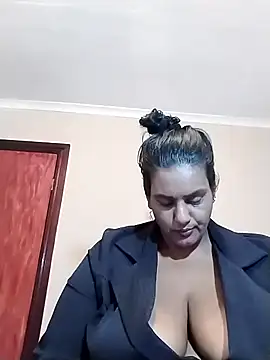 NWC4LYF online show from December 2025 08:04:02 PM