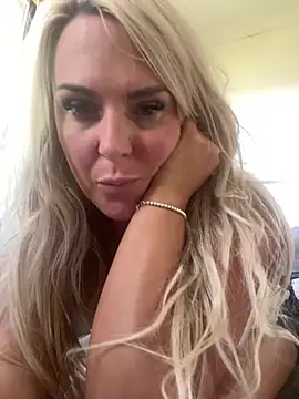 Snapshot of Bustyblondebabe32 chatting on July 2026 09:38:01 AM Bustyblondebabe32 online show from July 2026 09:38:01 AM