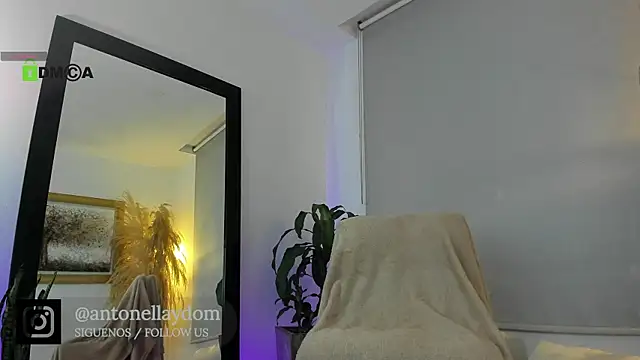 Snapshot of antonella_dom1 chatting on December 2025 11:41:01 PM antonella dom1 online show from December 2025 11:41:01 PM