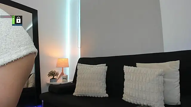 Snapshot of antonella_dom1 chatting on June 2026 05:13:01 PM antonella dom1 online show from June 2026 05:13:01 PM