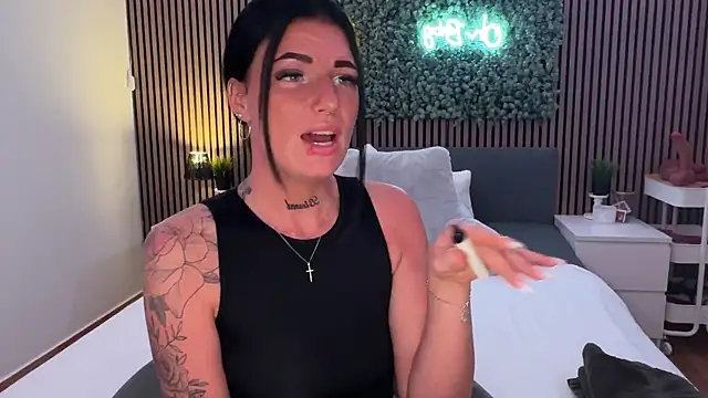 LizaRoxx online show from November 2025 08:23:02 PM