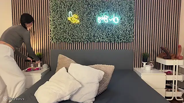 LizaRoxx online show from October 2025 07:15:02 PM