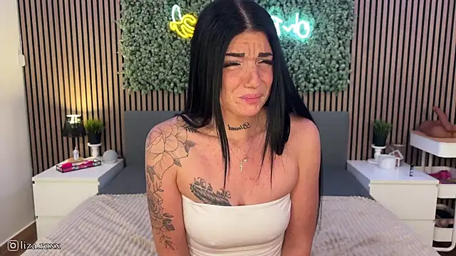 LizaRoxx online show from October 2025 10:00:02 PM