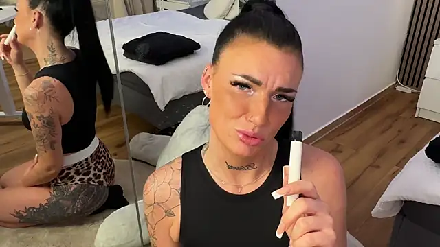 LizaRoxx online show from November 2025 03:49:01 PM