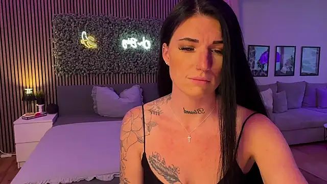 LizaRoxx online show from May 2026 05:42:01 PM