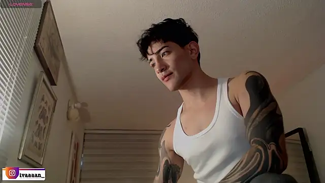 ivaaaan  online show from April 2026 09:42:02 PM