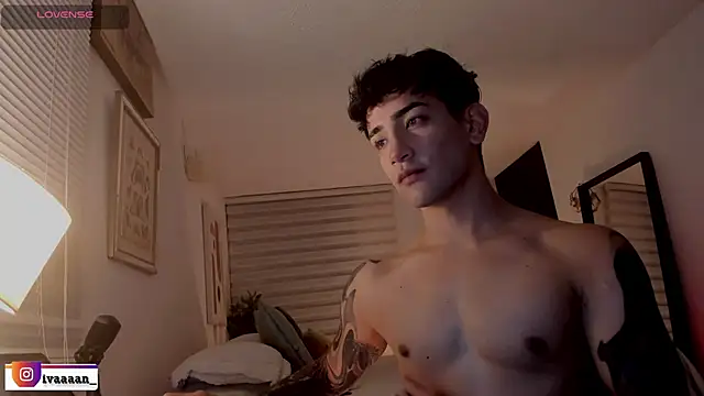 ivaaaan  online show from April 2026 10:39:02 PM