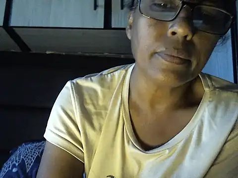 Snapshot of MsAttitude chatting on February 2026 06:32:01 AM MsAttitude online show from February 2026 06:32:01 AM