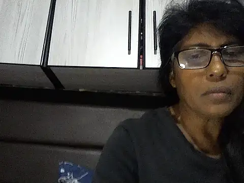 Snapshot of MsAttitude chatting on November 2025 03:17:01 PM MsAttitude online show from November 2025 03:17:01 PM