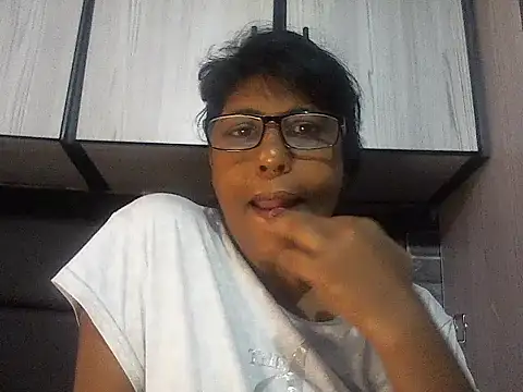 Snapshot of MsAttitude chatting on January 2026 03:27:02 PM MsAttitude online show from January 2026 03:27:02 PM