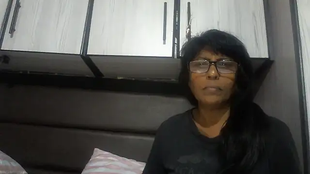 Snapshot of MsAttitude chatting on November 2025 11:26:01 AM MsAttitude online show from November 2025 11:26:01 AM