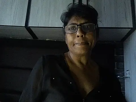 Snapshot of MsAttitude chatting on November 2025 06:03:02 AM MsAttitude online show from November 2025 06:03:02 AM