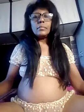 Snapshot of MsAttitude chatting on June 2026 06:03:02 AM MsAttitude online show from June 2026 06:03:02 AM