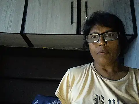 Snapshot of MsAttitude chatting on November 2025 05:40:02 AM MsAttitude online show from November 2025 05:40:02 AM